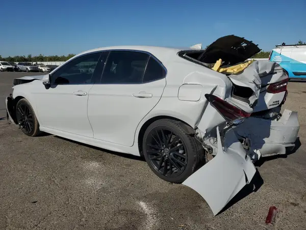 4T1K31AK9NU037646 2022 TOYOTA CAMRY - Image 2