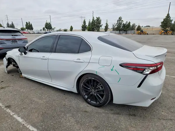 4T1K31AK9NU045049 2022 TOYOTA CAMRY - Image 2