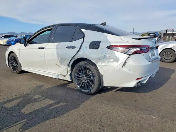 4T1K31AK9RU078865 2024 TOYOTA CAMRY - Image 2