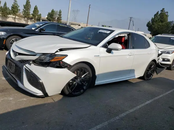 4T1K31AKXMU548944 2021 TOYOTA CAMRY - Image 1