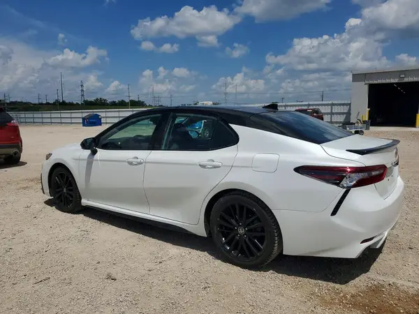 4T1K61AK0MU443563 2021 TOYOTA CAMRY - Image 2