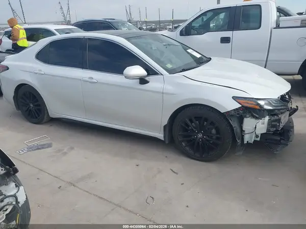 4T1K61AK0MU474571 2021 TOYOTA CAMRY - Image 1
