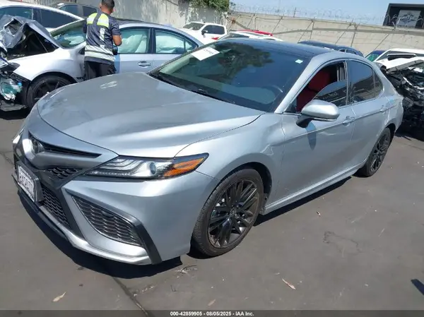 4T1K61AK0MU490477 2021 TOYOTA CAMRY - Image 2