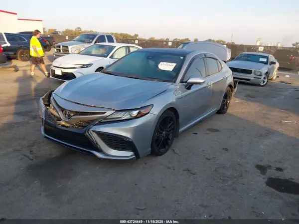 4T1K61AK0MU513689 2021 TOYOTA CAMRY - Image 2