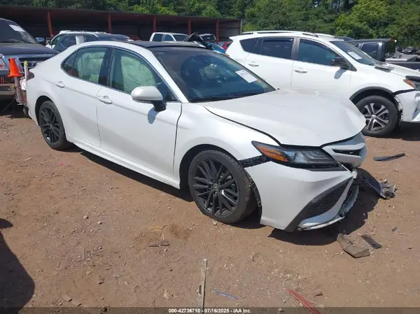 4T1K61AK0MU526734 2021 TOYOTA CAMRY - Image 1