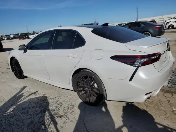 4T1K61AK0MU570538 2021 TOYOTA CAMRY - Image 2