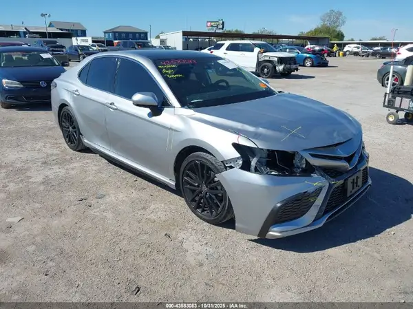 4T1K61AK0MU586416 2021 TOYOTA CAMRY - Image 1