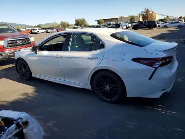 4T1K61AK0MU602677 2021 TOYOTA CAMRY - Image 2