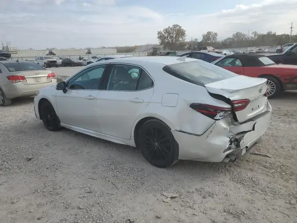 4T1K61AK0NU012626 2022 TOYOTA CAMRY - Image 2
