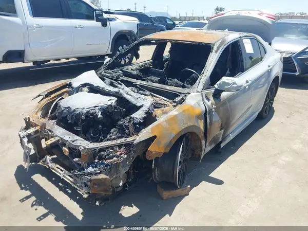 4T1K61AK0NU014165 2022 TOYOTA CAMRY - Image 2