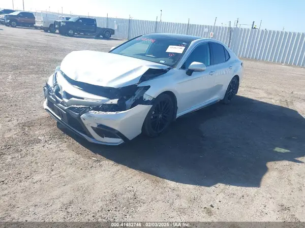 4T1K61AK0NU021116 2022 TOYOTA CAMRY - Image 2