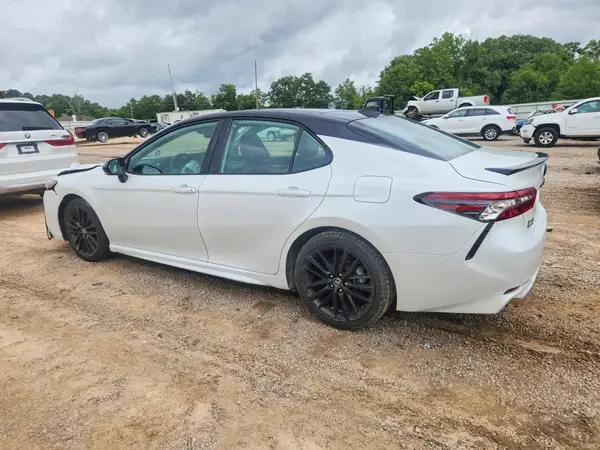 4T1K61AK0NU024551 2022 TOYOTA CAMRY - Image 2