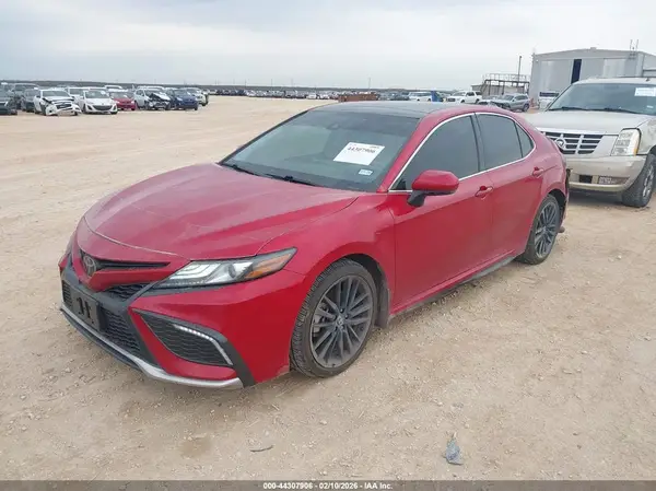 4T1K61AK0NU067268 2022 TOYOTA CAMRY - Image 2