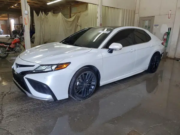4T1K61AK0NU700142 2022 TOYOTA CAMRY - Image 1