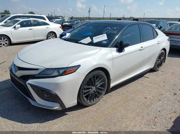 4T1K61AK1MU409356 2021 TOYOTA CAMRY - Image 2
