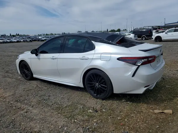4T1K61AK1MU418543 2021 TOYOTA CAMRY - Image 2