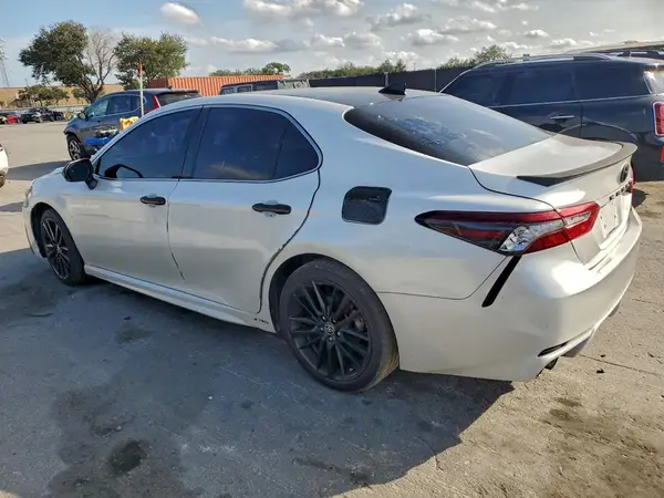 4T1K61AK1MU551111 2021 TOYOTA CAMRY - Image 2