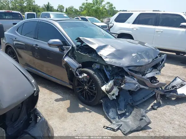 4T1K61AK1MU560049 2021 TOYOTA CAMRY - Image 1