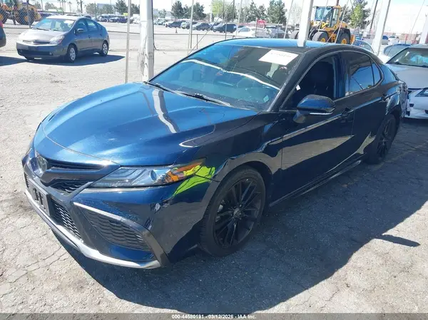 4T1K61AK1MU565705 2021 TOYOTA CAMRY - Image 2