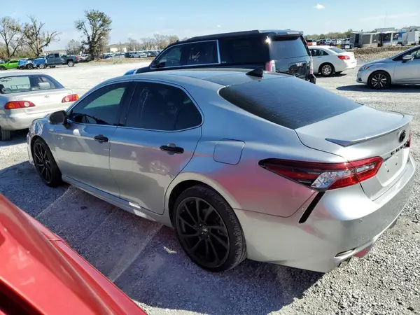 4T1K61AK1MU565946 2021 TOYOTA CAMRY - Image 2