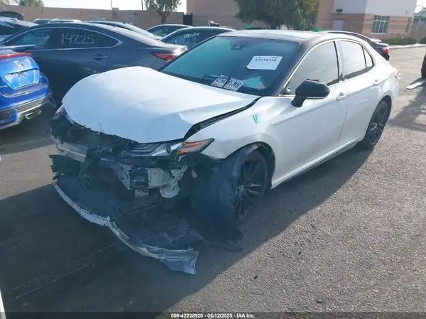 4T1K61AK1MU585677 2021 TOYOTA CAMRY - Image 2