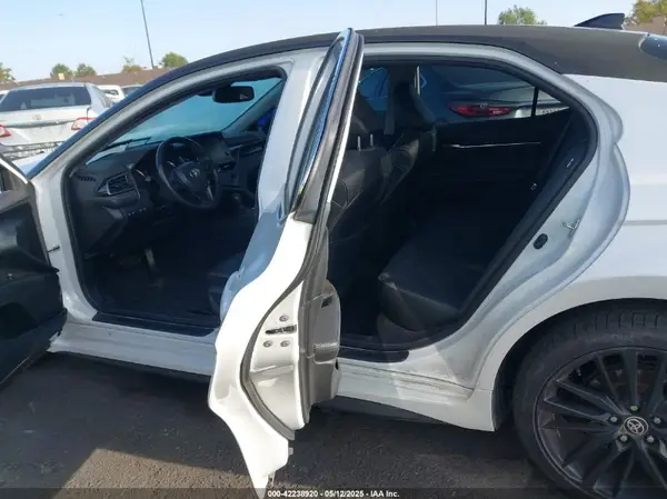 4T1K61AK1MU585677 2021 TOYOTA CAMRY - Image 8