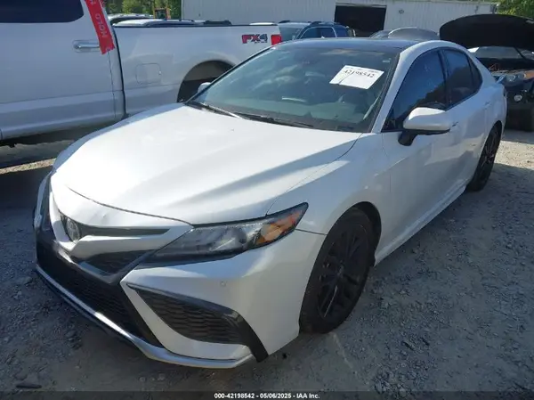 4T1K61AK1MU590961 2021 TOYOTA CAMRY - Image 2