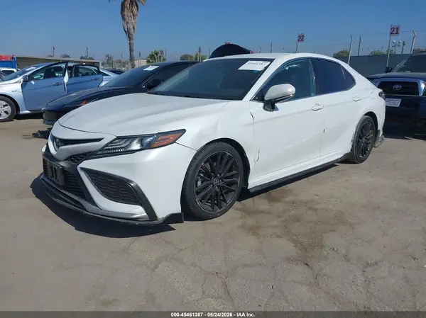 4T1K61AK1MU604860 2021 TOYOTA CAMRY - Image 2