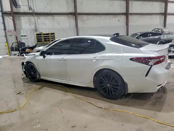 4T1K61AK1MU613672 2021 TOYOTA CAMRY - Image 2