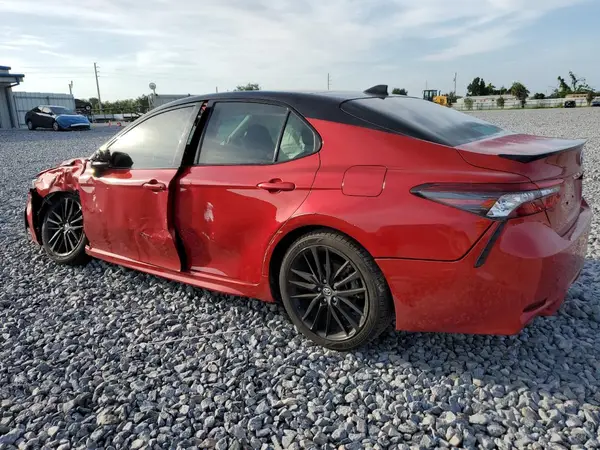 4T1K61AK1NU008939 2022 TOYOTA CAMRY - Image 2