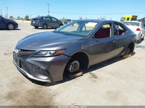 4T1K61AK1NU011615 2022 TOYOTA CAMRY - Image 2