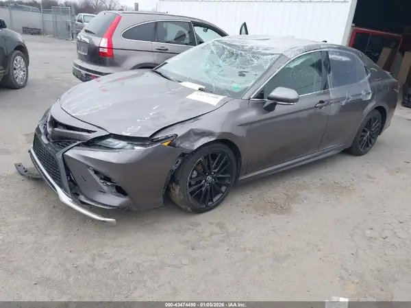 4T1K61AK1NU018239 2022 TOYOTA CAMRY - Image 2