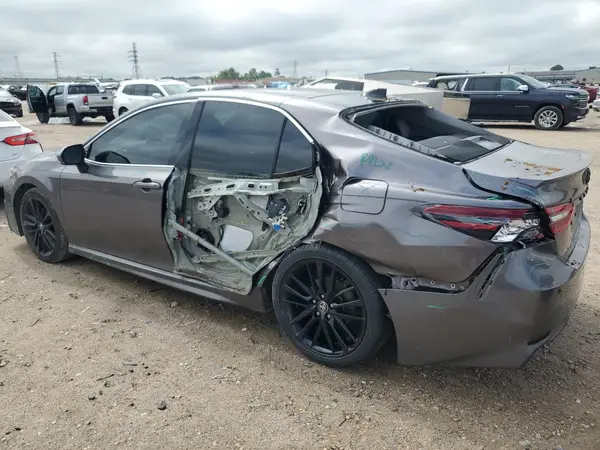 4T1K61AK1NU023697 2022 TOYOTA CAMRY - Image 2