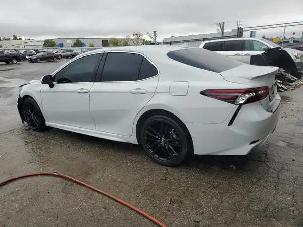 4T1K61AK1NU048342 2022 TOYOTA CAMRY - Image 2