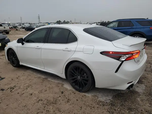 4T1K61AK1NU617495 2022 TOYOTA CAMRY - Image 2