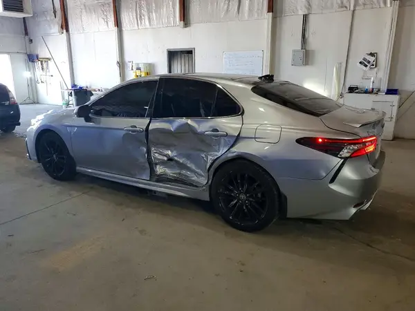 4T1K61AK1NU711618 2022 TOYOTA CAMRY - Image 2