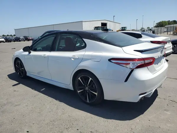 4T1K61AK2LU303223 2020 TOYOTA CAMRY - Image 2