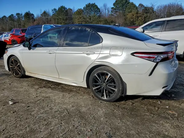 4T1K61AK2LU327490 2020 TOYOTA CAMRY - Image 2