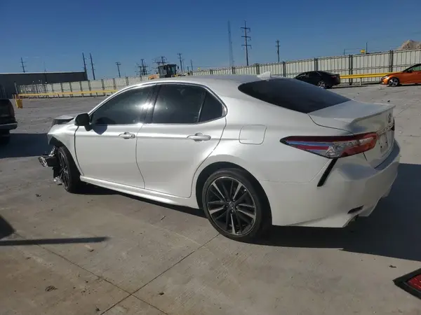 4T1K61AK2LU932657 2020 TOYOTA CAMRY - Image 2