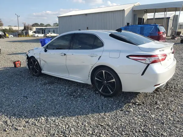 4T1K61AK2LU962306 2020 TOYOTA CAMRY - Image 2