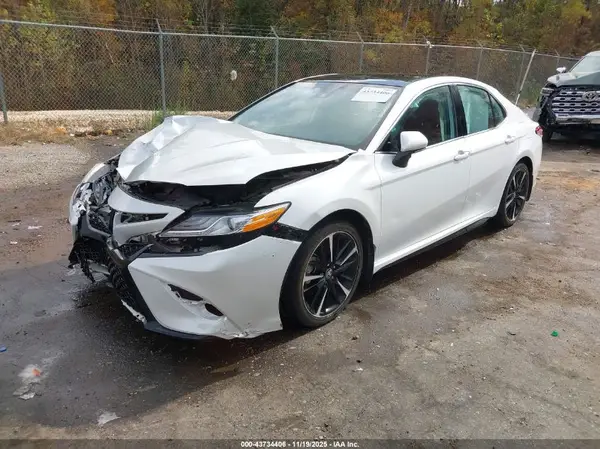 4T1K61AK2LU985570 2020 TOYOTA CAMRY - Image 2