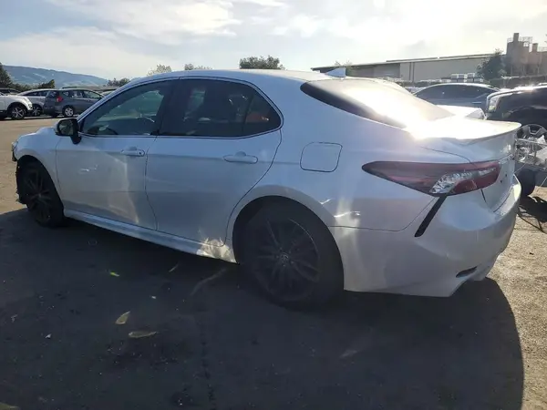 4T1K61AK2MU519512 2021 TOYOTA CAMRY - Image 2