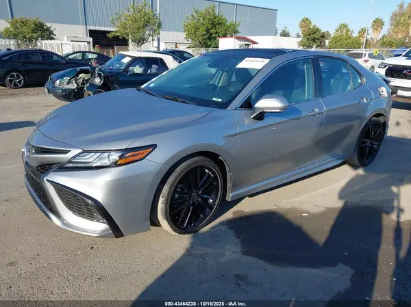 4T1K61AK2MU529392 2021 TOYOTA CAMRY - Image 2