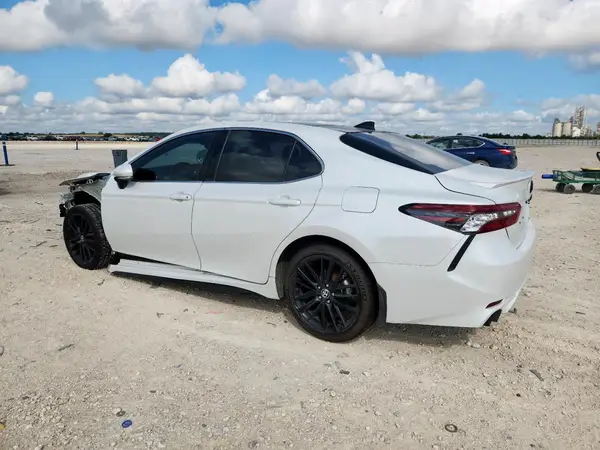 4T1K61AK2MU531580 2021 TOYOTA CAMRY - Image 2