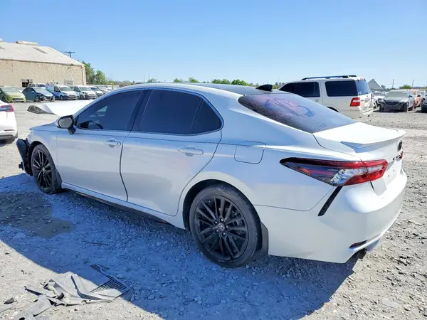 4T1K61AK2MU548590 2021 TOYOTA CAMRY - Image 2