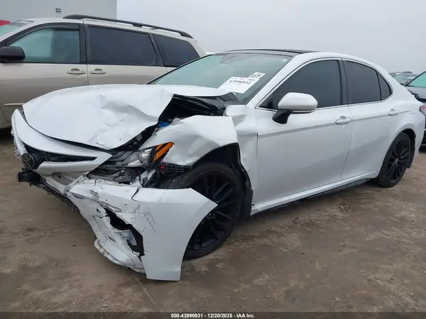 4T1K61AK2MU608593 2021 TOYOTA CAMRY - Image 2