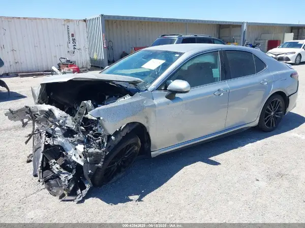 4T1K61AK2NU010084 2022 TOYOTA CAMRY - Image 2