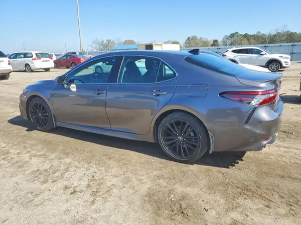 4T1K61AK2NU015995 2022 TOYOTA CAMRY - Image 2