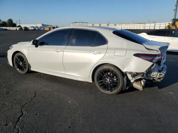 4T1K61AK2NU016662 2022 TOYOTA CAMRY - Image 2