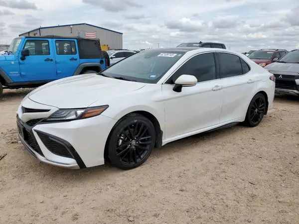 4T1K61AK2NU017049 2022 TOYOTA CAMRY - Image 1
